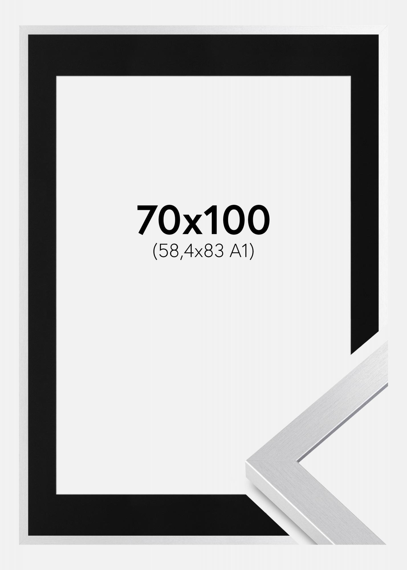 Compra Marco Selection Plateado 70x100 cm - Paspartú Negro 59,4x84 cm (A1)  aquí 