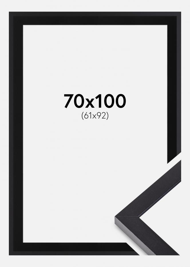 Compra Marco Selection Plateado 70x100 cm - Paspartú Negro 59,4x84 cm (A1)  aquí 