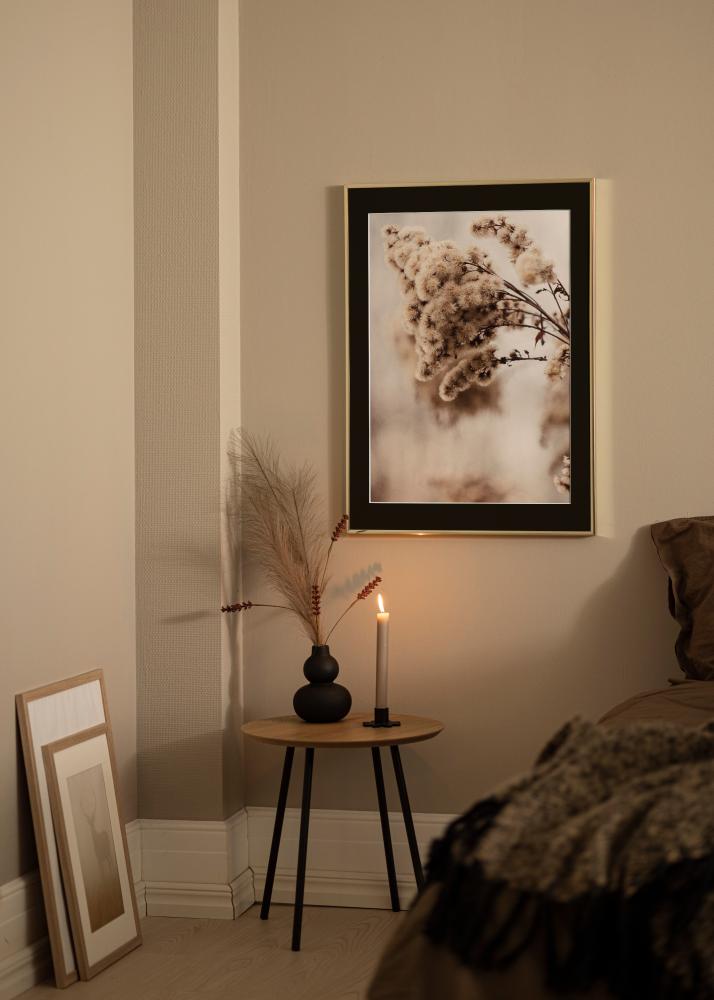 Marco Aluminio Acabado brillante Dorado 70x100 cm - Paspartú Negro 62x85 cm