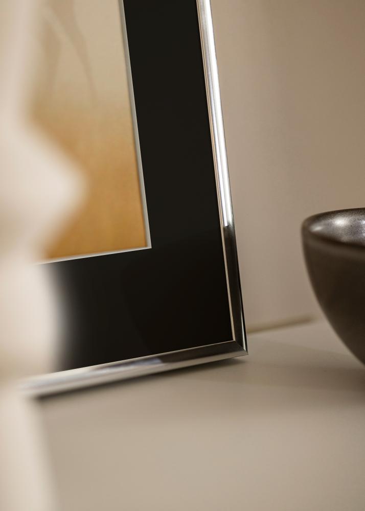 Marco Aluminio Acabado brillante Plateado 50x70 cm - Paspartú Negro 33x56 cm