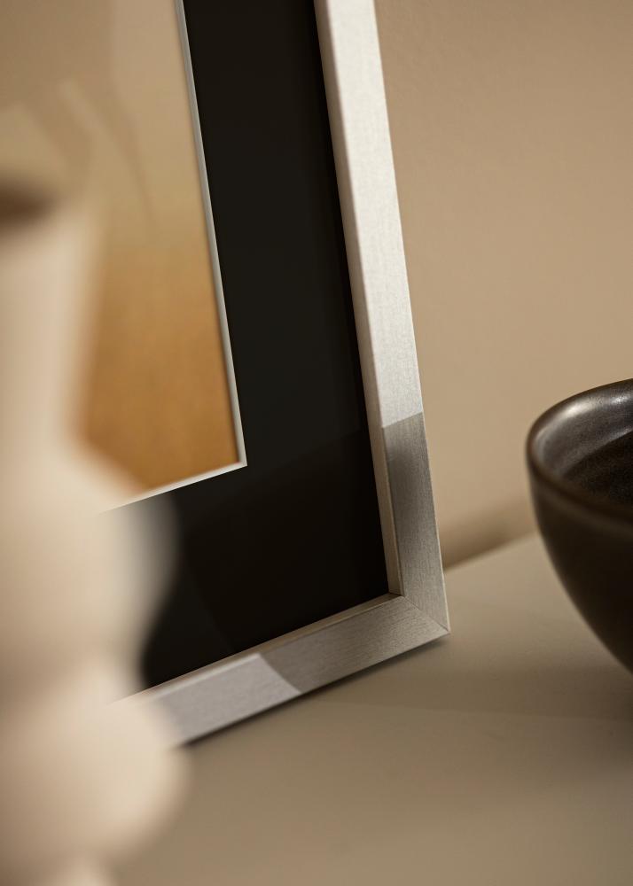 Marco Selection Plateado 70x100 cm - Paspartú Negro 62x93 cm